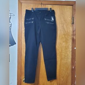 Black Women's Jeans with Zipper Accents Size 10 NWT
